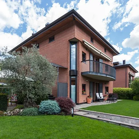 Alisee Bed & Breakfast 5*